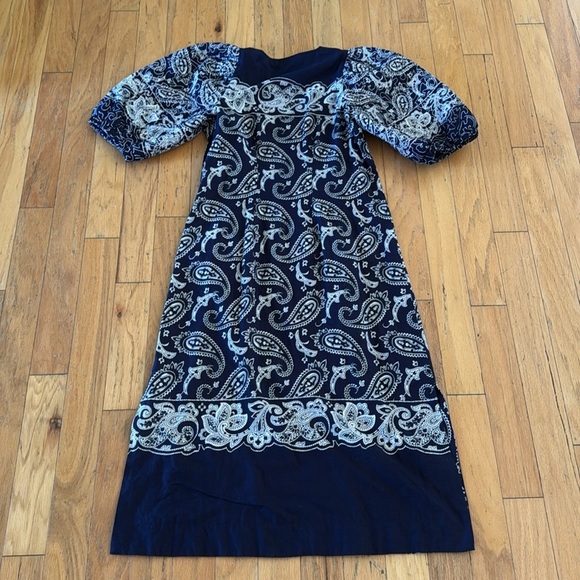 Sea NY | Theodora Paisley Print | Puff Sleeve | Midi Shift Dress in Navy | S - Picture 6 of 6